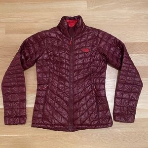The North Face women’s ThermoBall Trekker Jacket, Burgundy Red, size XS